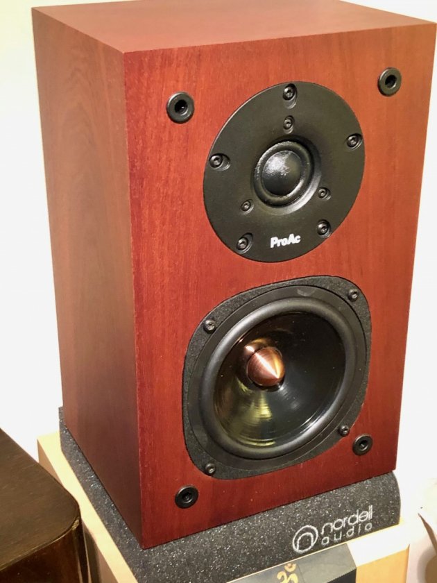 ProAc Tablette 10 Signature Front