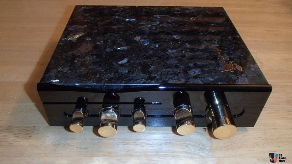 SOLD**Musıca integrated Amplifier Raicho III