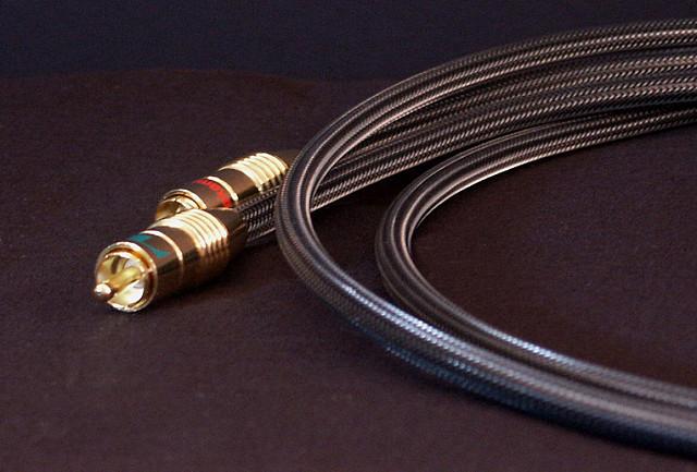 LH-1 RCA Plugs