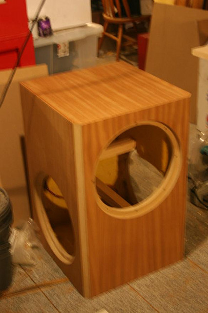 oops.....bad photography in action.... vino photo'y = blurry pix.