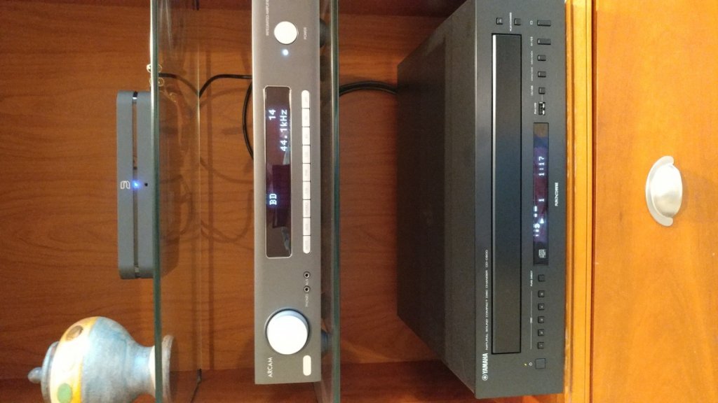 Arcam SA20 integrated amp, Bluesound Node 2i, Yamaha C-600 CD player