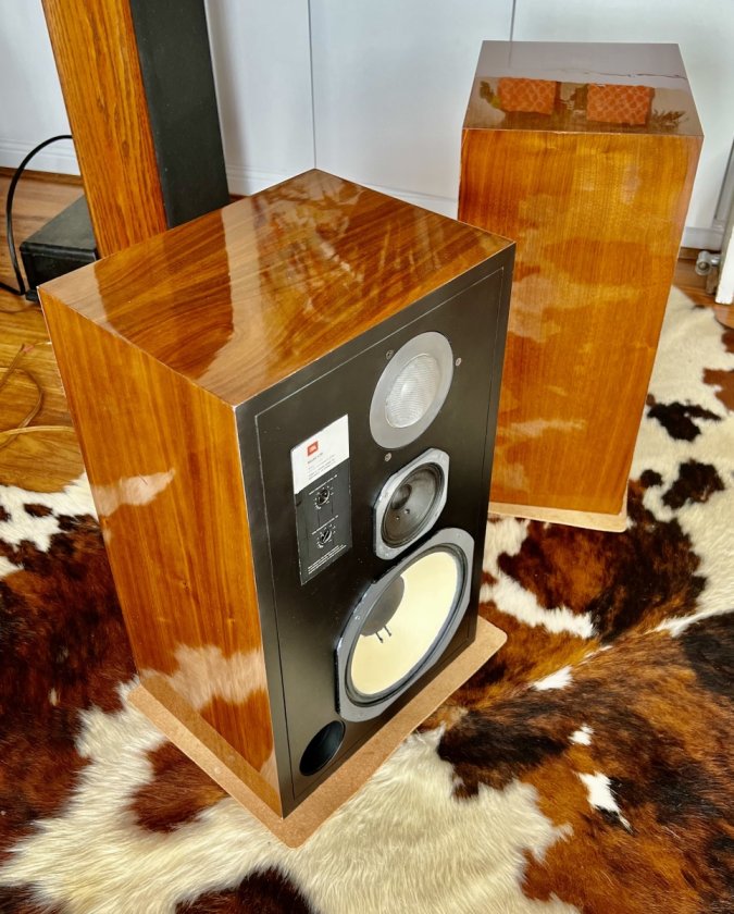 JBL-L 96-reflections 5