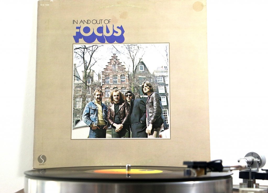 Focus---In-And-Out-Of-Focus 1200 edit