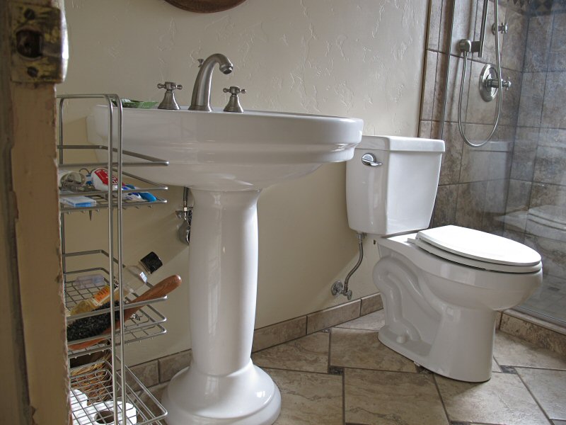 Pedestal sink