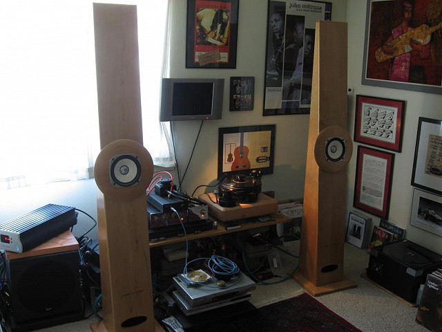 My 2A3 SET based system with Terry Cain's great Abby Single Driver and Nottingham TT / Graham 2.2 tonearm vinyl rig.