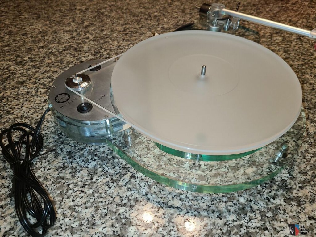3891804-cec 0d 1c 4-roksan-radius-7-turntable-with-tonearm