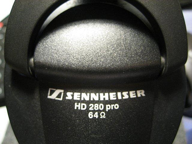 Sennheiser HD 280 Pro - closeup