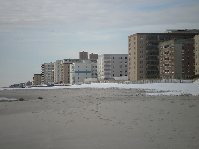snow in Long Beach 12/20/09