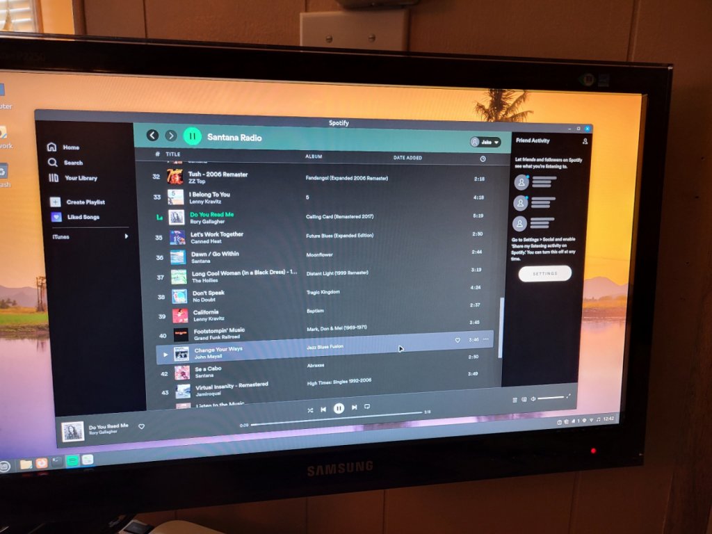 Running Linux Mint 21.1 and it can play Spotify all day long.