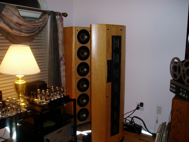 Right speaker with woofer column