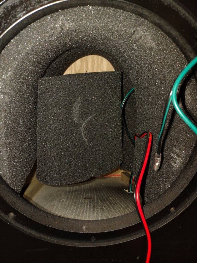 1st woofer 3 pieces of foam here with 1 piece bending around the top port