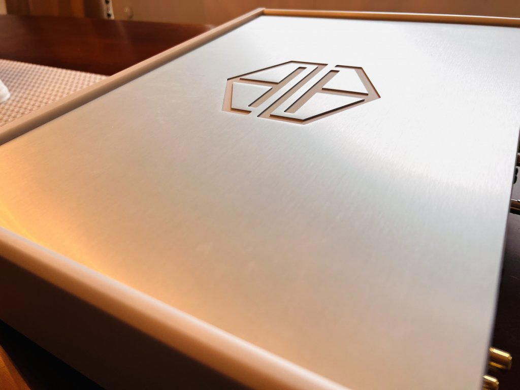 Top surface, excellent condition.