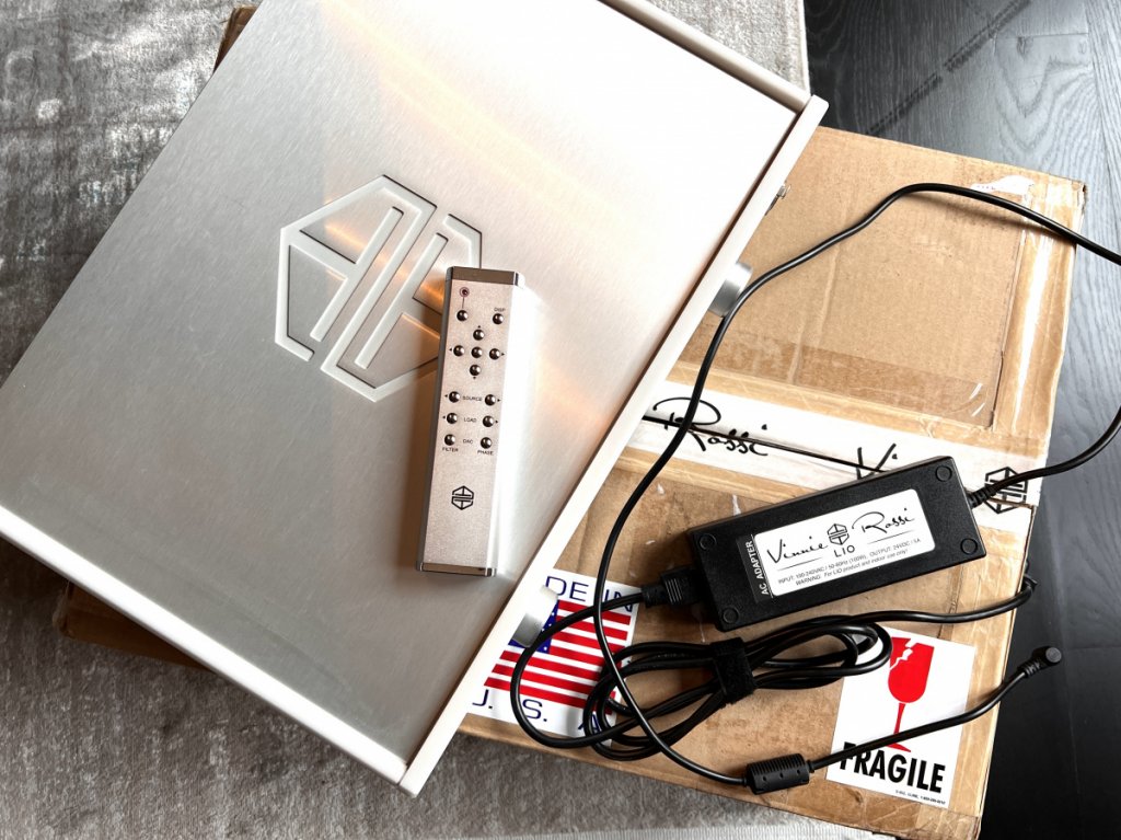 Original packaging, power supply, machined remote control from L2 unit.