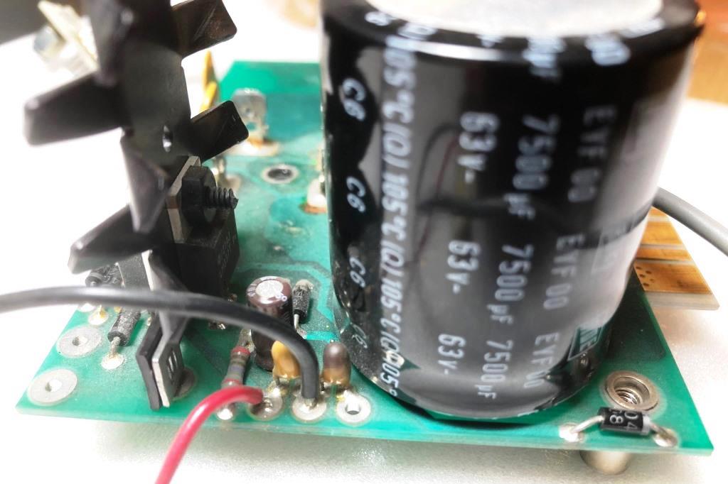 Figure 2: Tantalum capacitors (Left capacitor normal color, Right capacitor discolored/burnt).