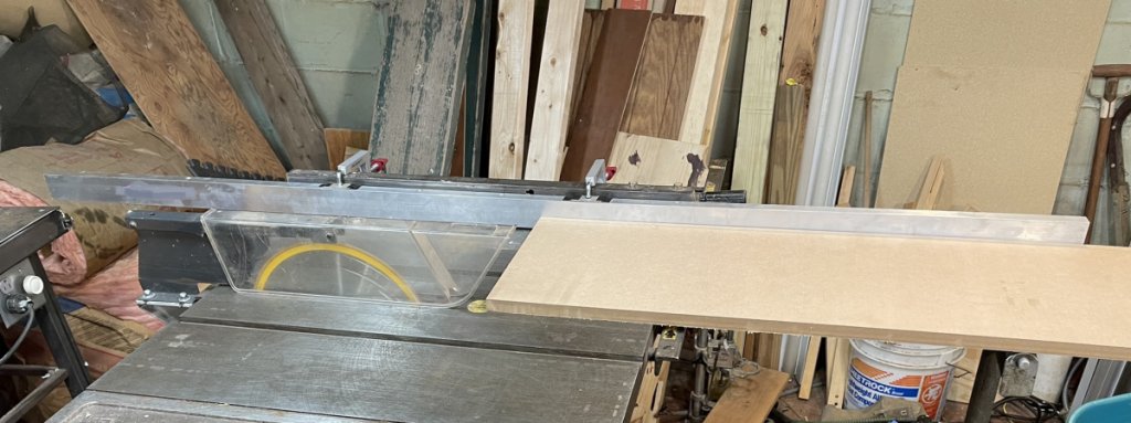 Table saw setup with extended fence