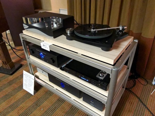 2011-T.H .E .-SHOW-NEWPORT-RACK