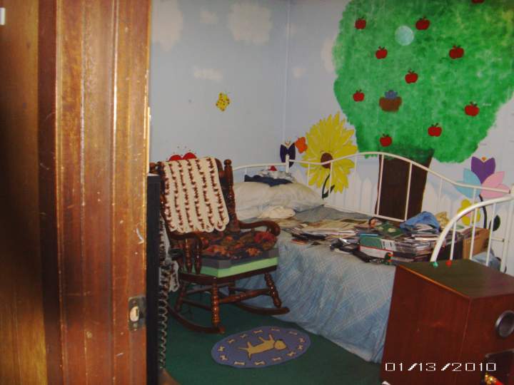 the room not big but still very nice ,a mess kind of but thats just the way it is