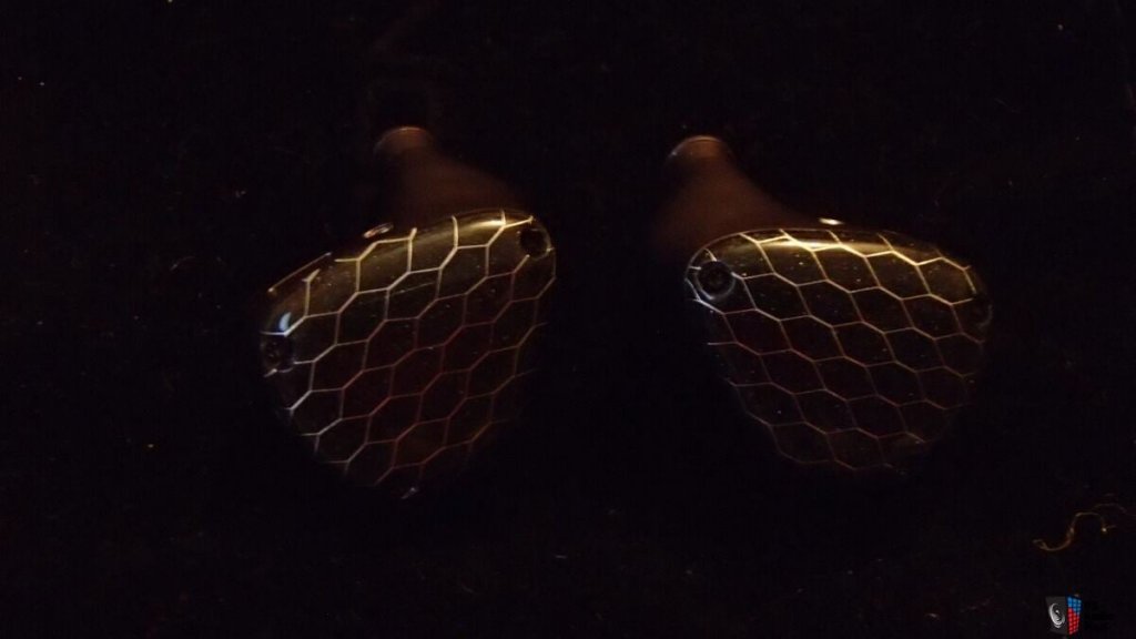 4578310-ab 93679a-noble-audio-zephyr-hybrid-universal-iems
