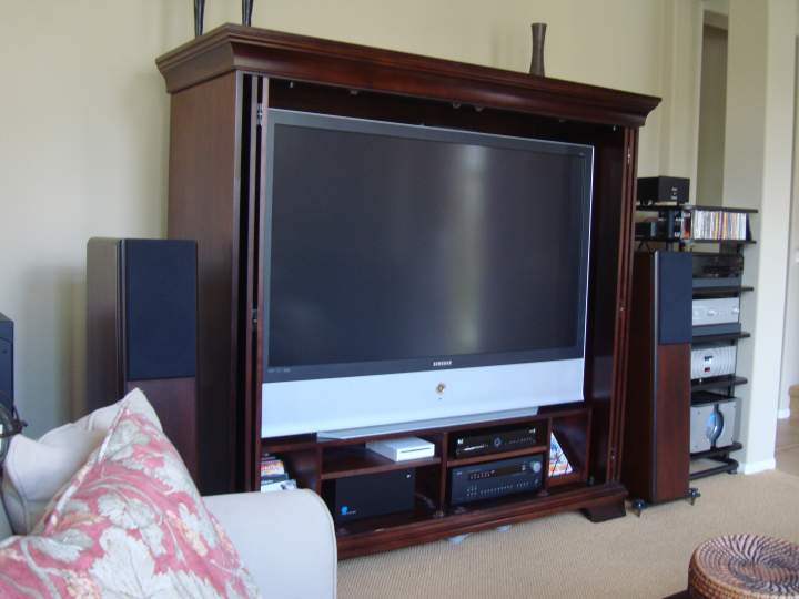 The Room Open On One Side
