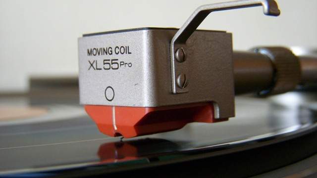 A Vintage Moving Coil Japanese Cartrigde, warm and magical