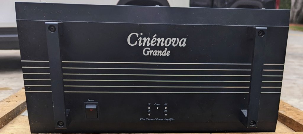 Cinenova-Front