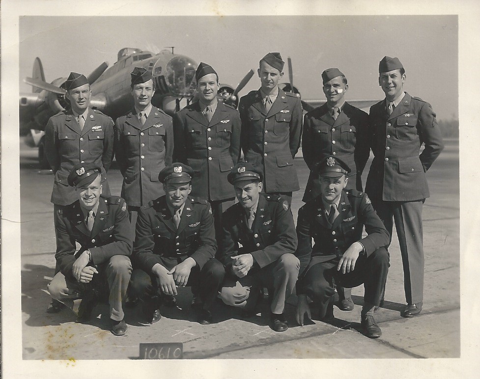 Bill-Bubb-1943-with-B 17-Flying-Fortress