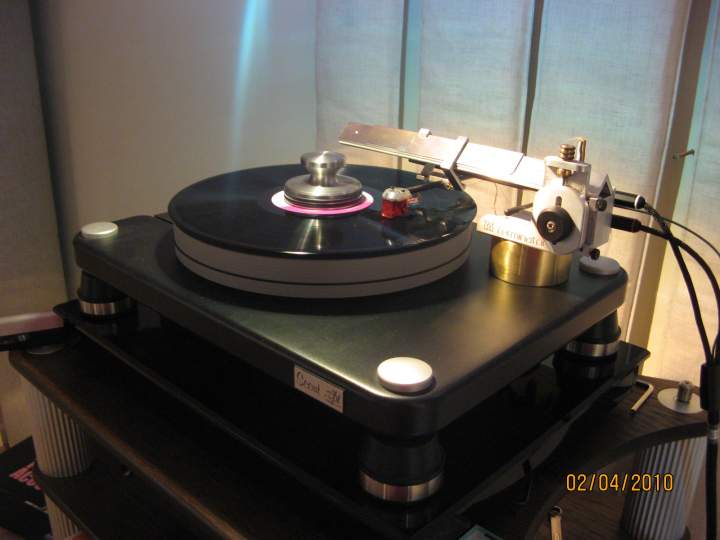 VPI Scout w/ Trans-Fi T3 Pro, Benz Ace SL phono cartridge, Furutech AG-12 phono cable, custom tonearm support made by dgarretson