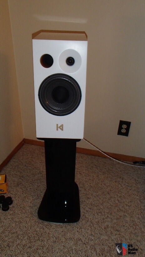 5135205-ac 60e 7bc-kroma-audio-mimi-speakers