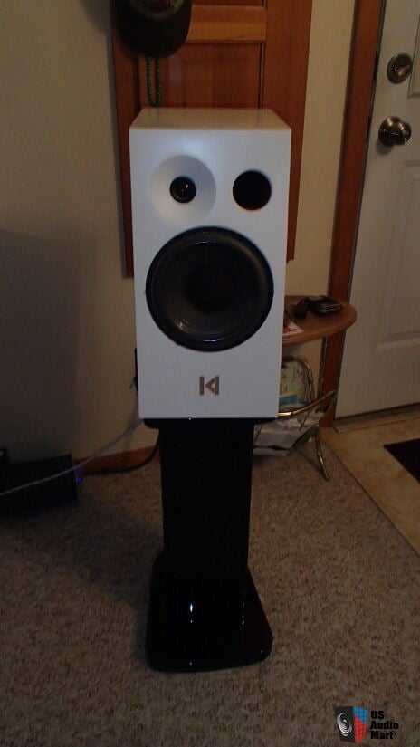 5135206-78ce 63cd-kroma-audio-mimi-speakers