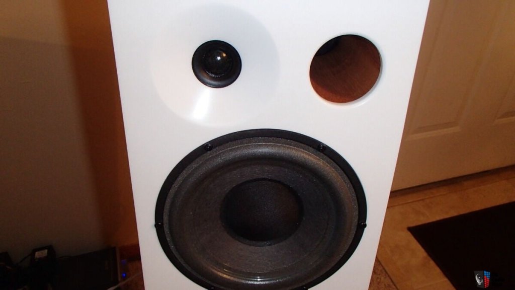 5135211-0d 9d 6b 68-kroma-audio-mimi-speakers