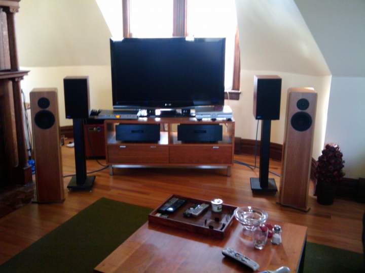 The monitors are now gone.

Floorstanders are Odyssey Lorelei's
Berkeley Alpha DAC
G5 music server with Lynx card
Odyssey Stratos Mono Extremes SE's