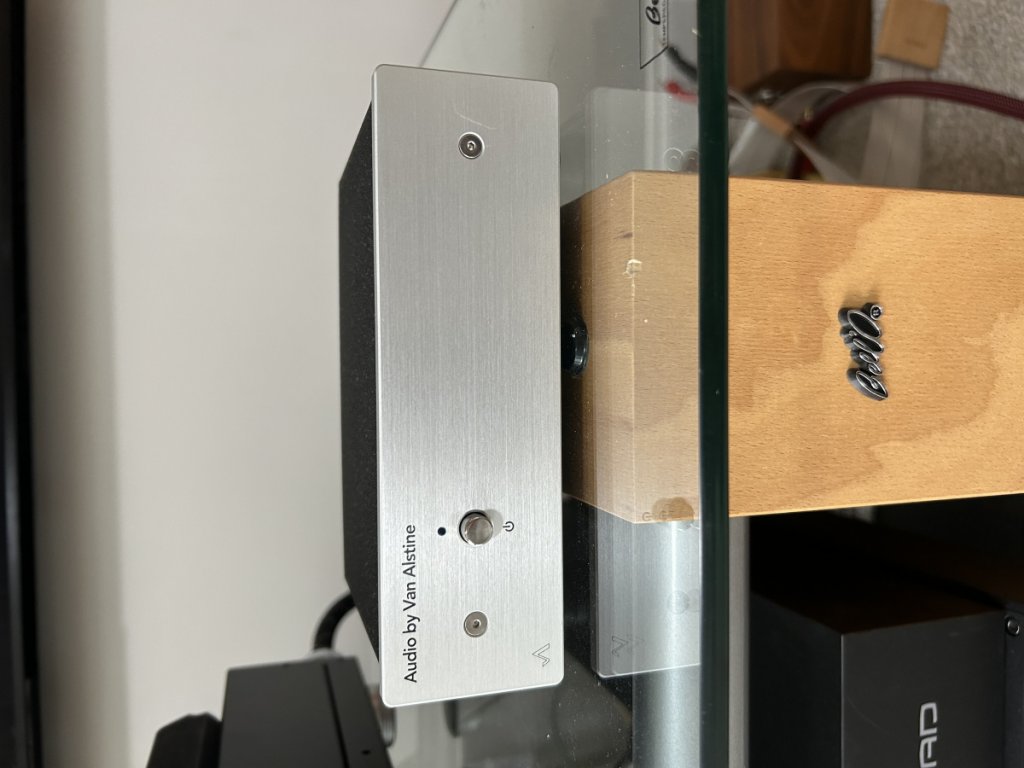 DVA-R 2X-Front