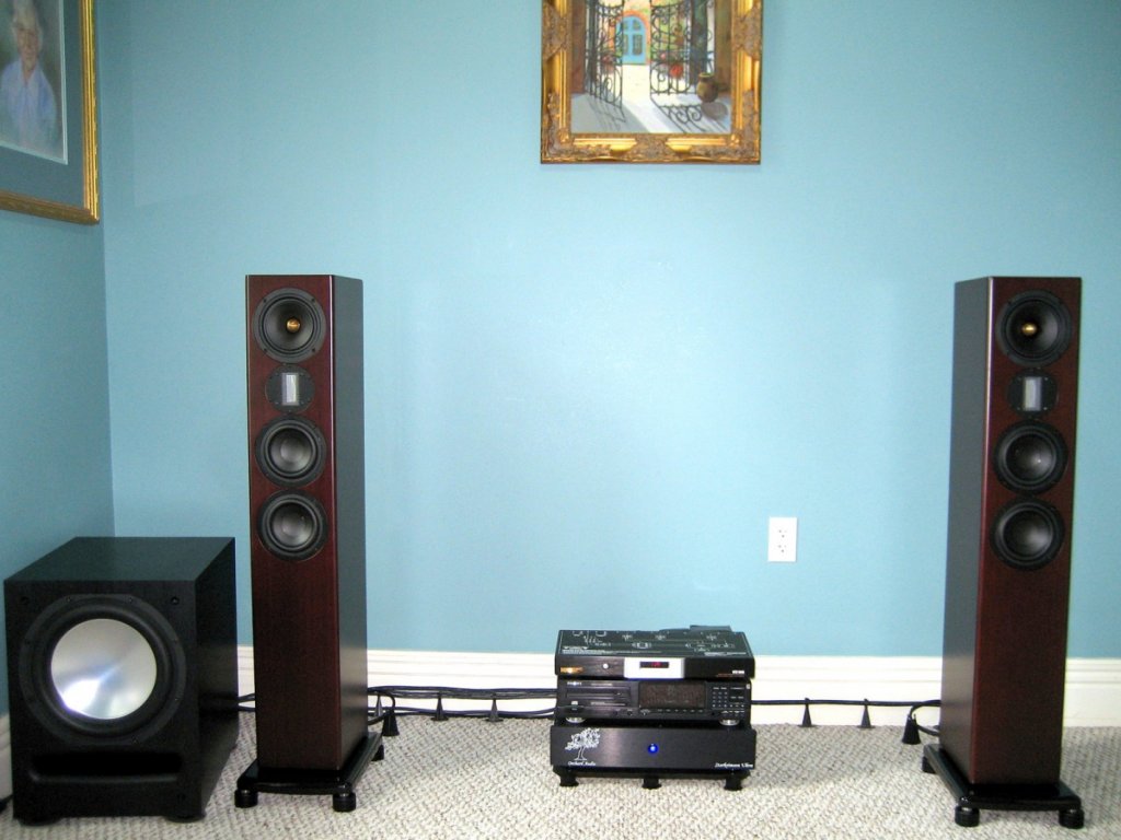 Ted's Ascend Acoustic Sierra V2 RAAL Towers, Axiom Sub, Orchard Starkrimson GaNFET Amp, Philips CDP, Morrow Grand Reference Cables and Stack Auva Isolators