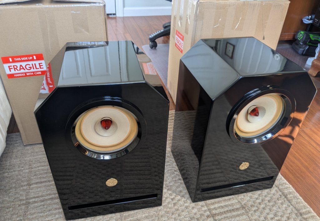Emmopairwithboxes