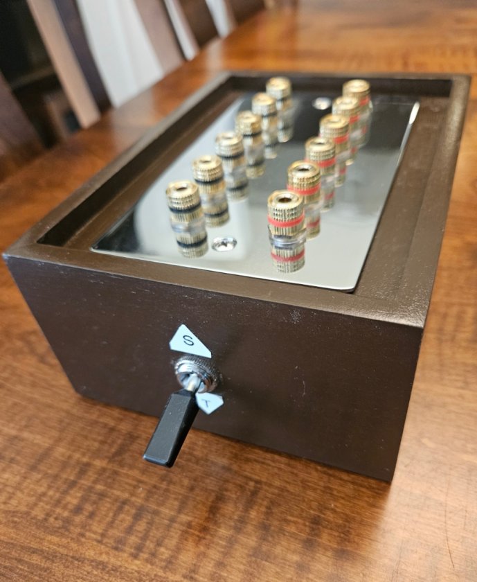 speaker-selector-front