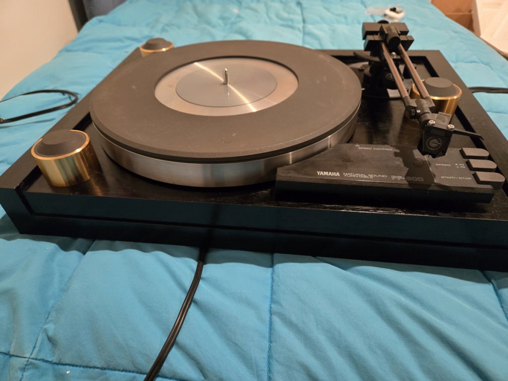 My beloved Yamaha PF-800. At one point, I acquired a Rega P8 and thought about selling this, but ended up selling the Rega (well also for $$).
