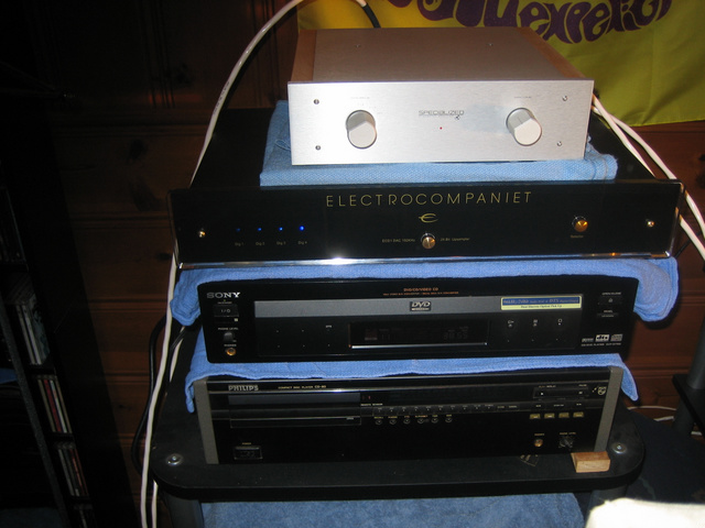 Audio Sector Intergrated Amp - on loan from GHM (5/'06)