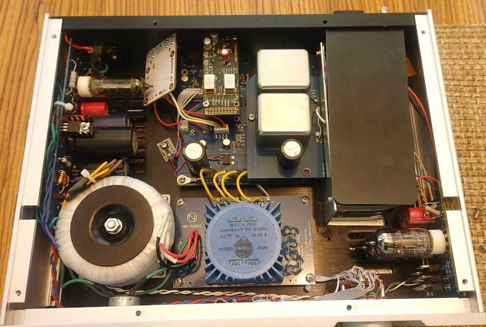 5785254-885109d 2-audio-mirror-tubadour-vi-dac