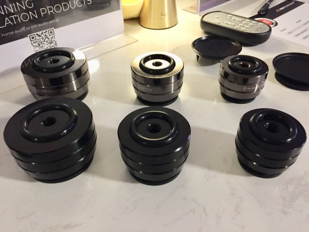 Iso Acoustics Gaia Neo feet