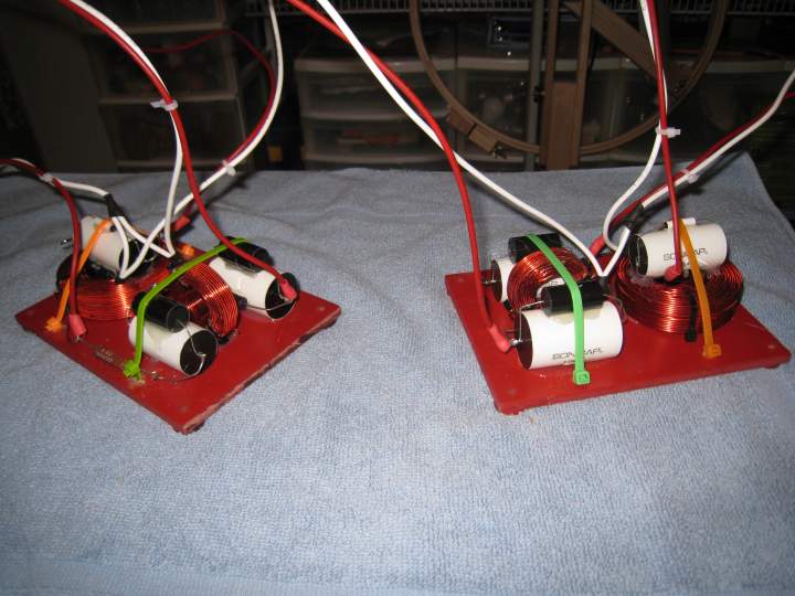 Picture 2 showing Neo 2X crossover with Sonicap capacitors bypassed with Platinum caps and Mills resistors
