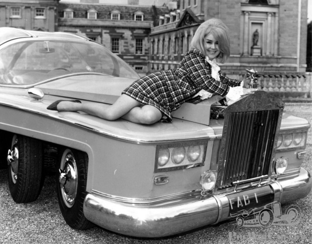 Lady-Penelope-Rolls 3