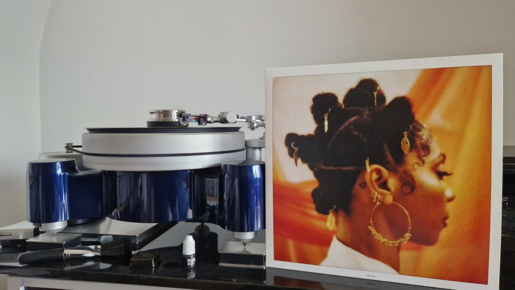 Hollie Cook - Shy Girl