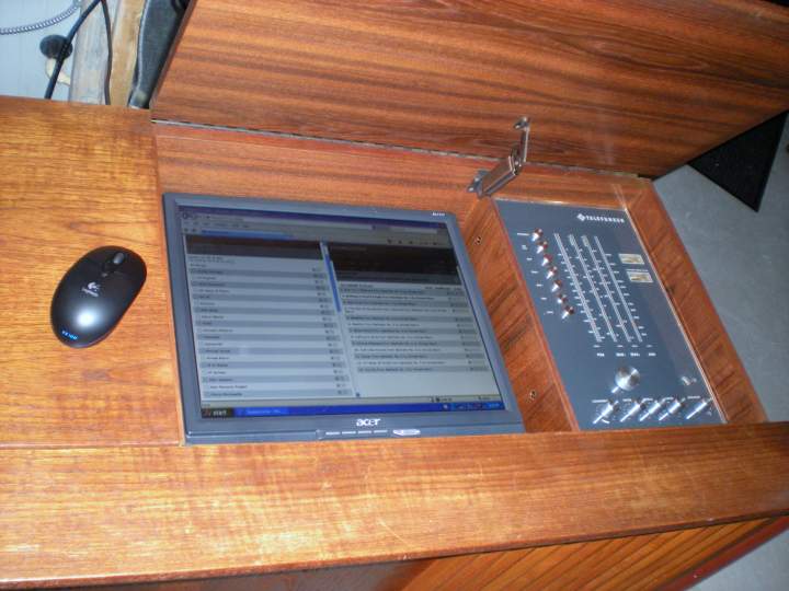 Monitor close up