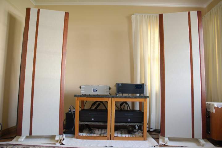 Maggie 3.6R, Mye Stands.