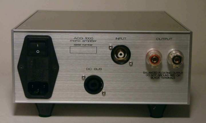 1000 Mono Amp rear panel