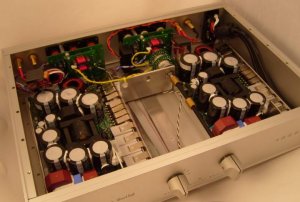 1000 Control Amp interior showing buffer stages, relay input switching, and stepped attenuator.