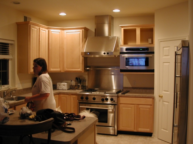 Nadia and Naku whippin' up some movie snacks:)