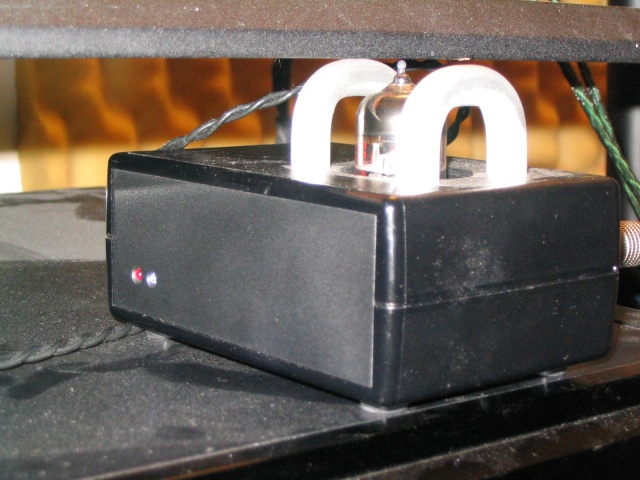 A close up of this mighty mite--(1) 6DJ8 tube.