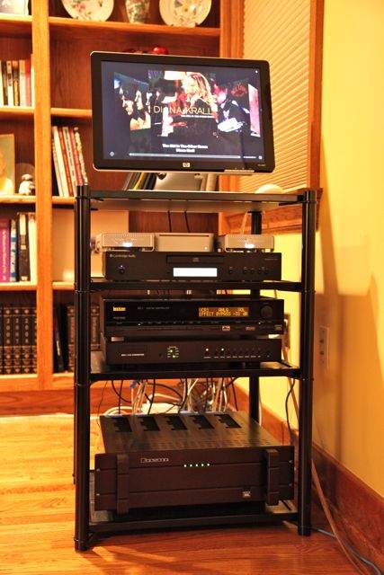 Mac Mini, Bryston BDA-1, Lexicon DC-1, Bryston 9B-ST, Cambridge Audio azur 640C
