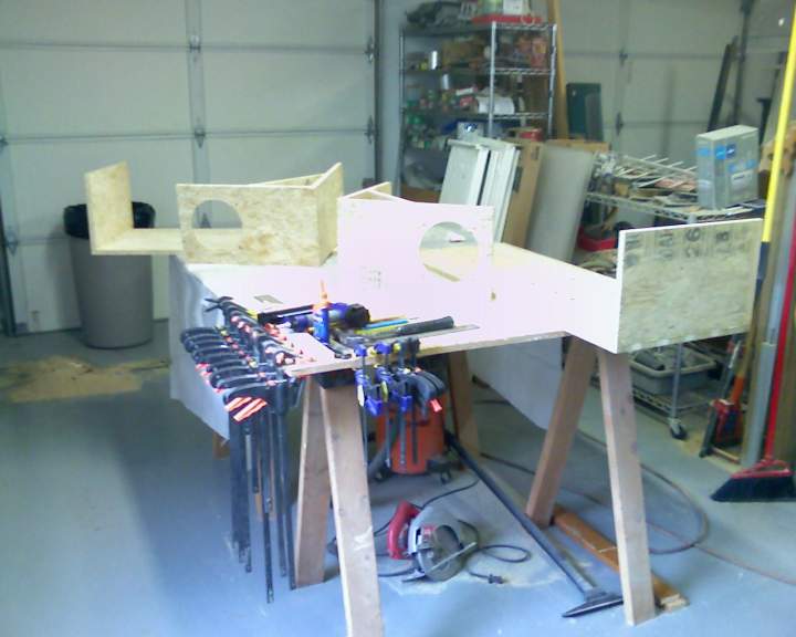 Baffle's, tops, and inner brace glued up... one side and bottom glued up too.